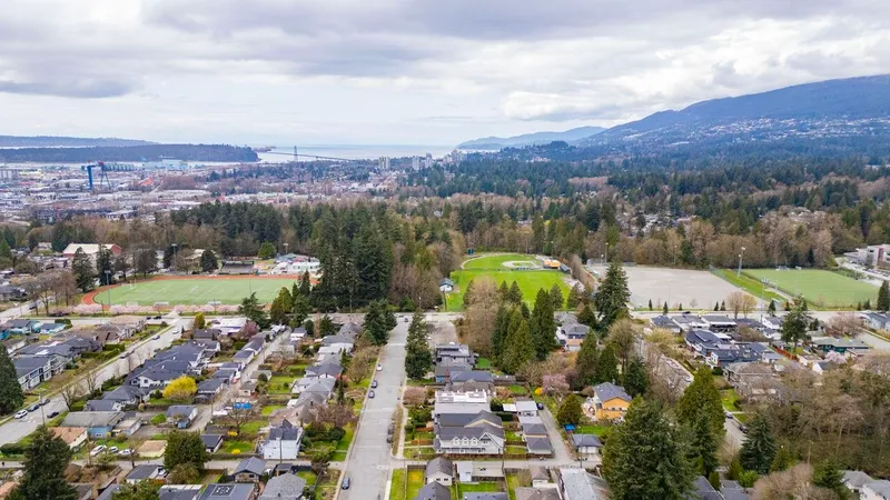 341 W 19TH STREET - photo 4 of 25