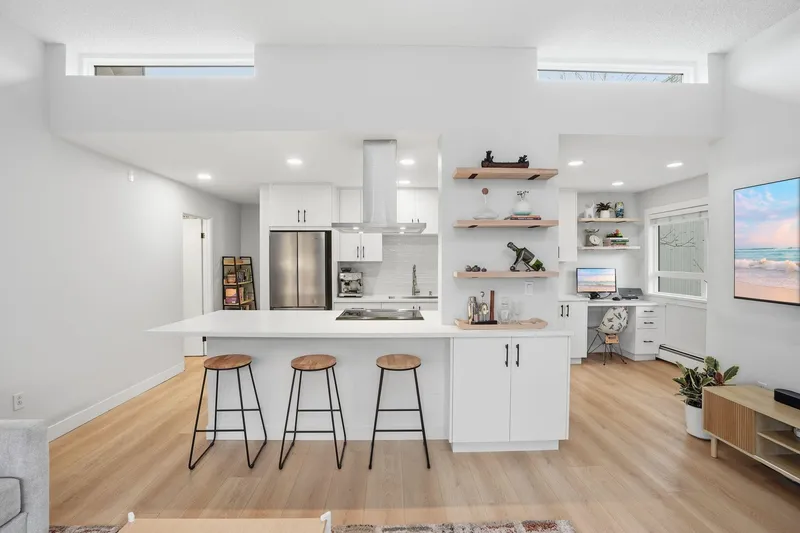 303 1516 CHARLES STREET - photo 1 of 25