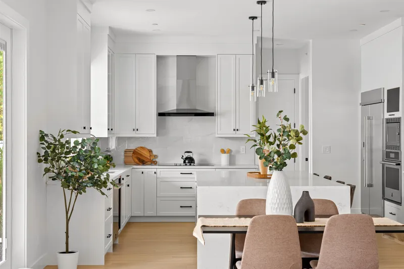 11026 243B STREET - photo 2 of 25