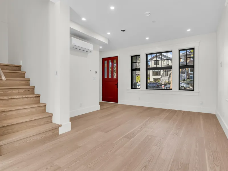 2566 W 2ND AVENUE - photo 3 of 25