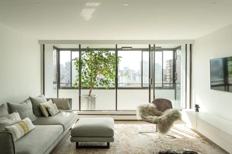 1806 1725 PENDRELL STREET - photo 1 of 18