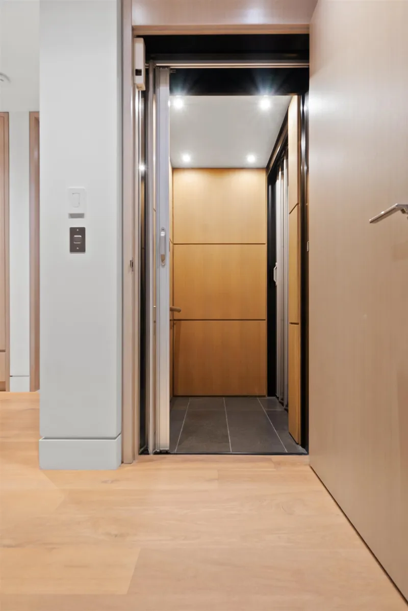 2705 W 30TH AVENUE - photo 4 of 25