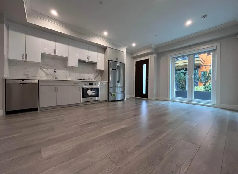 38 7567 OAK STREET - photo 3 of 25