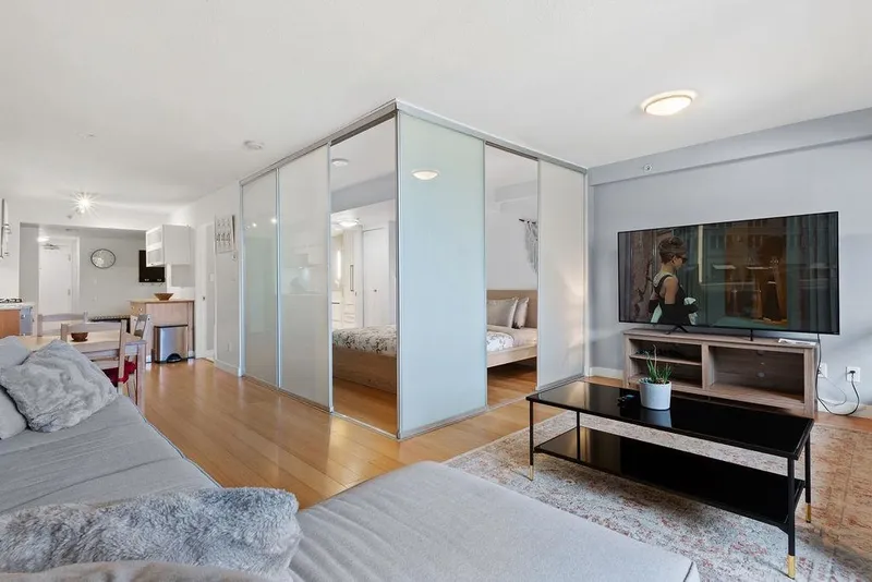 406 718 MAIN STREET - photo 1 of 25