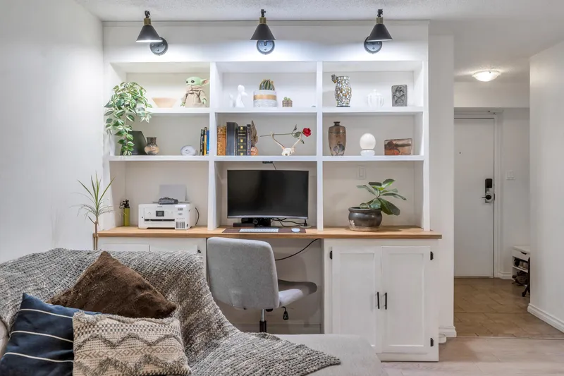 501 3771 BARTLETT COURT - photo 4 of 25