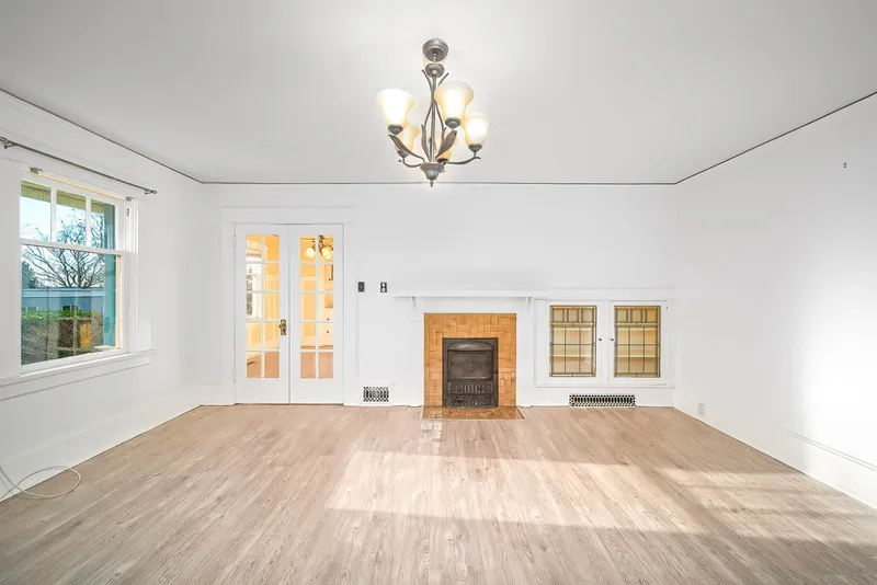 726 TENTH STREET - photo 4 of 25