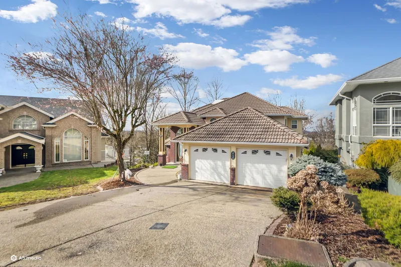 3737 LETHBRIDGE DRIVE - photo 2 of 25