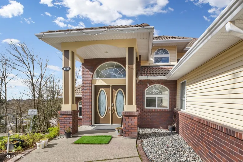 3737 LETHBRIDGE DRIVE - photo 3 of 25