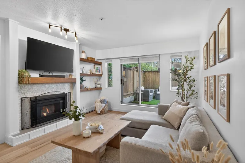 101 1689 E 4TH AVENUE - photo 1 of 25