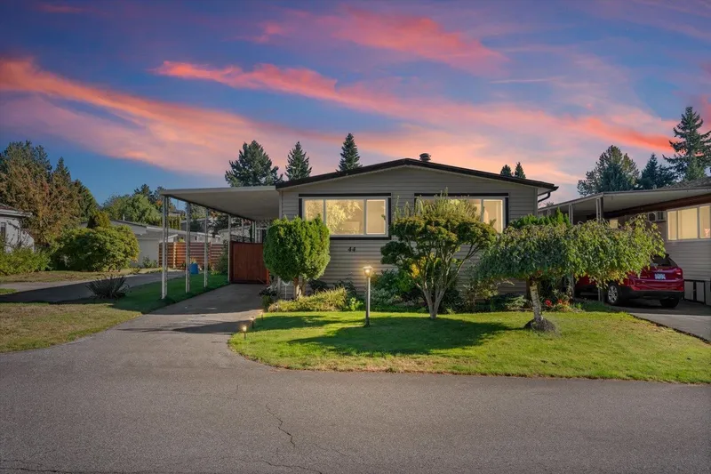 44 31313 LIVINGSTONE AVENUE - photo 1 of 25