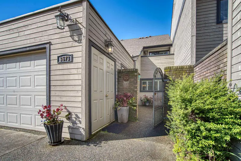 3673 NICO WYND DRIVE - photo 2 of 25