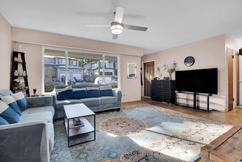 12533 99A AVENUE - photo 3 of 19