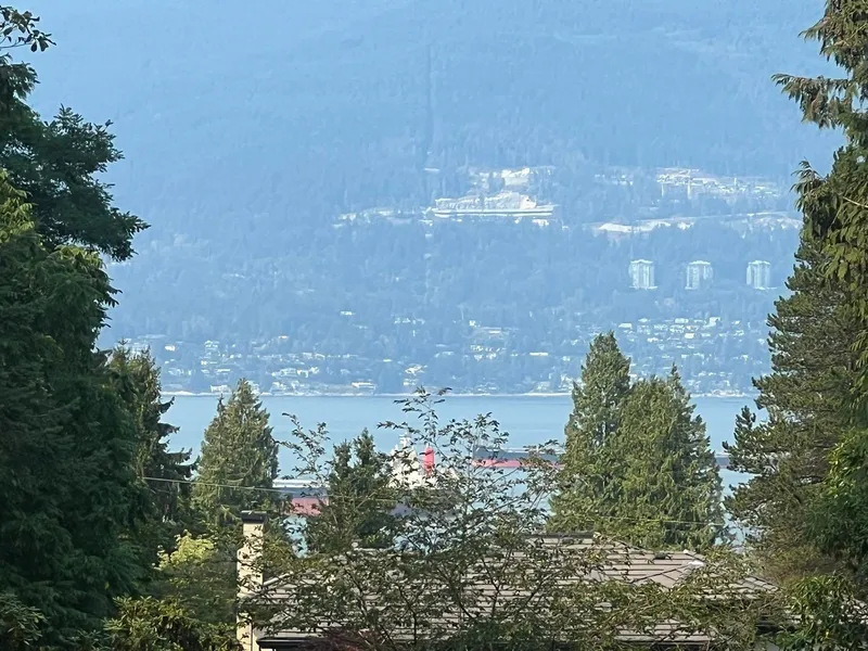 4715 W 4TH AVENUE - photo 4 of 7