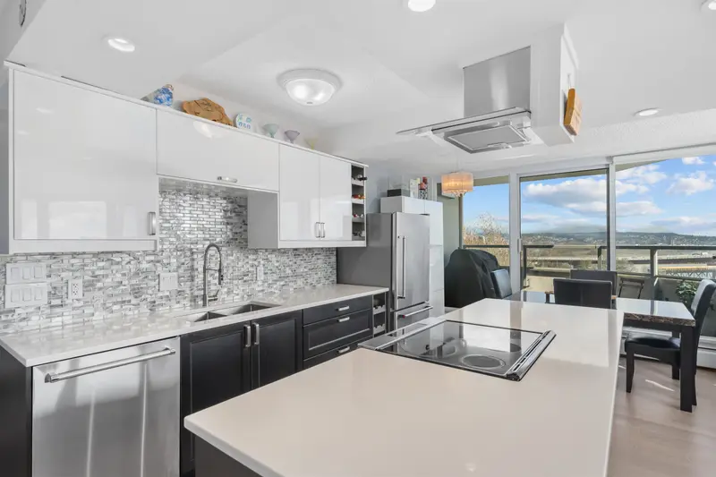 903 31 ELLIOT STREET - photo 2 of 25