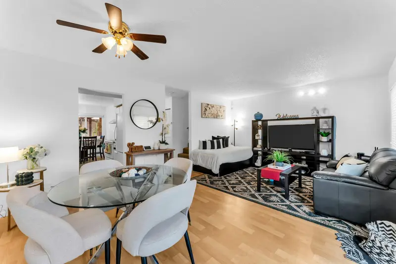 42 13990 74 AVENUE - photo 1 of 15