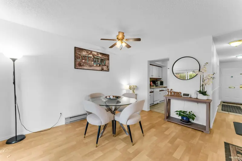 42 13990 74 AVENUE - photo 2 of 15