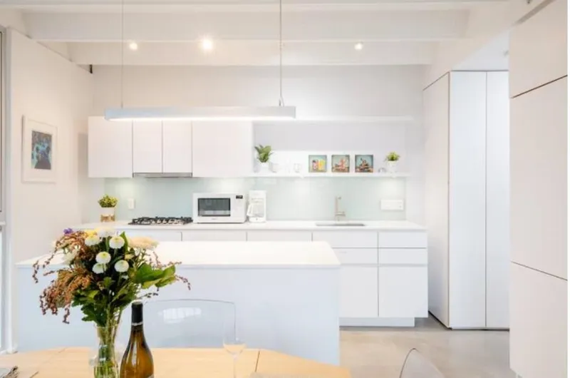 701 219 E GEORGIA STREET - photo 4 of 25