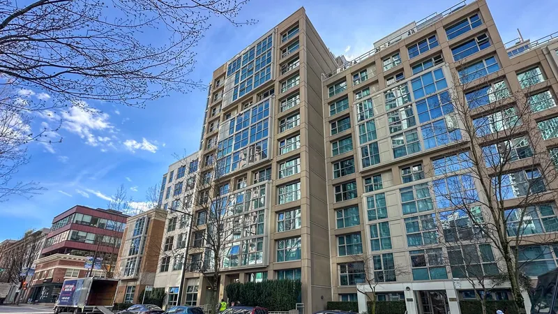 701 1318 HOMER STREET - photo 1 of 25