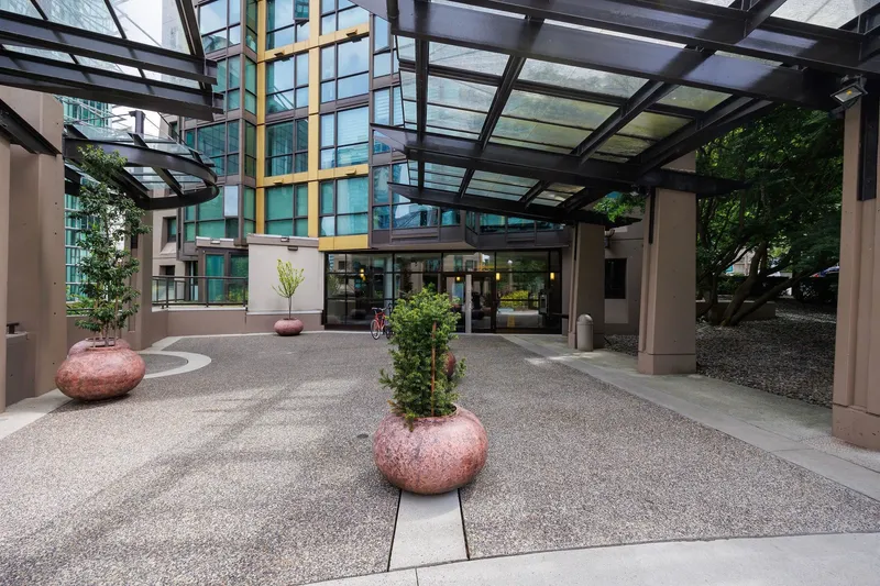 809 1331 ALBERNI STREET - photo 2 of 18