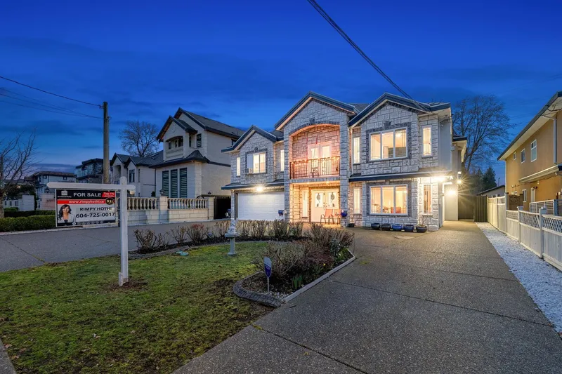 7739 126A STREET - photo 2 of 25