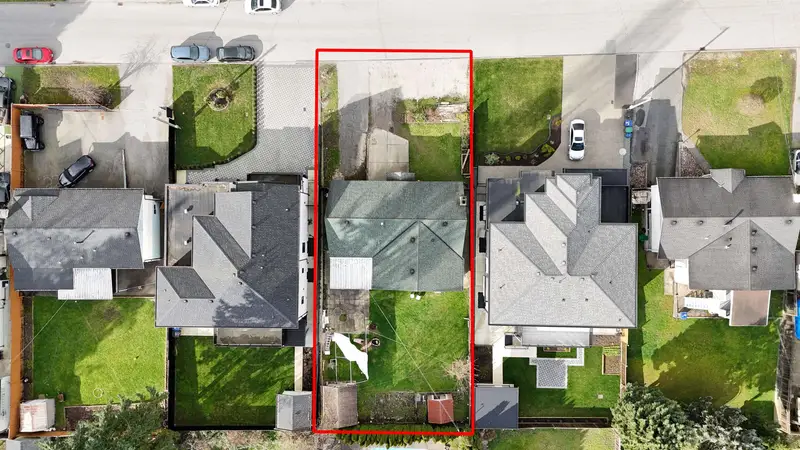 13160 99 AVENUE - photo 3 of 25