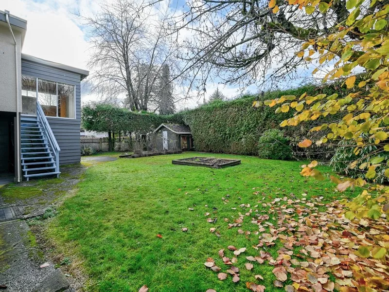 6031 ALTA COURT - photo 2 of 25