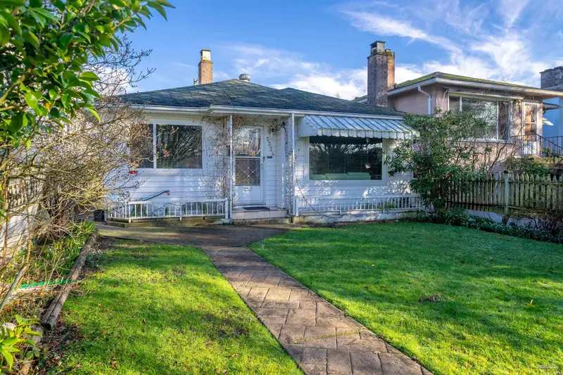 5324 RHODES STREET - photo 2 of 10