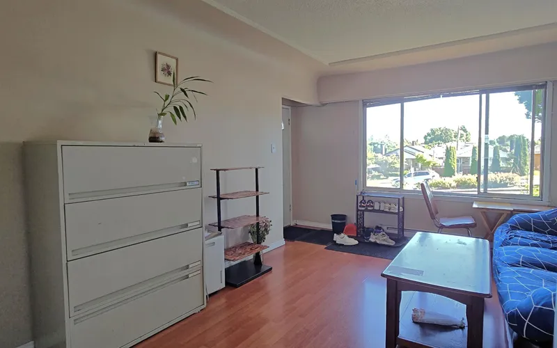 1333 E 41ST AVENUE - photo 4 of 16