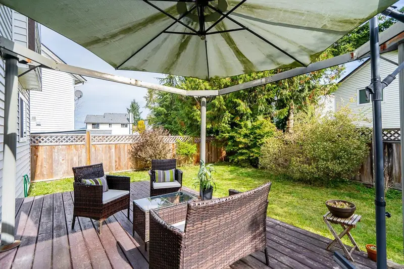 15478 90 AVENUE - photo 1 of 25