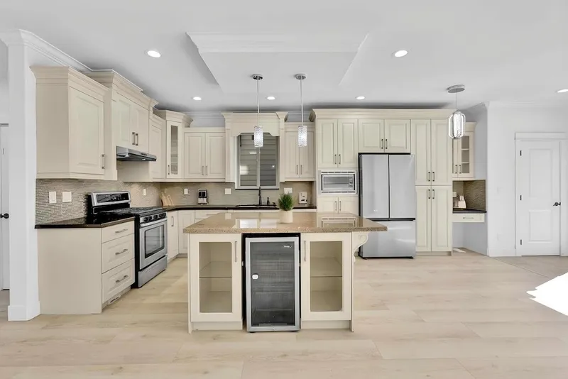 14636 36A AVENUE - photo 1 of 25