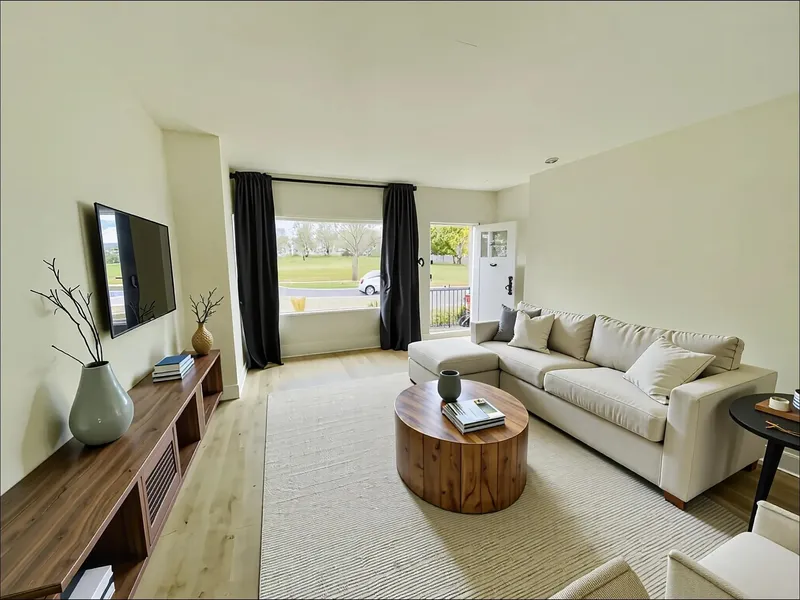 922 PARK DRIVE - photo 2 of 25