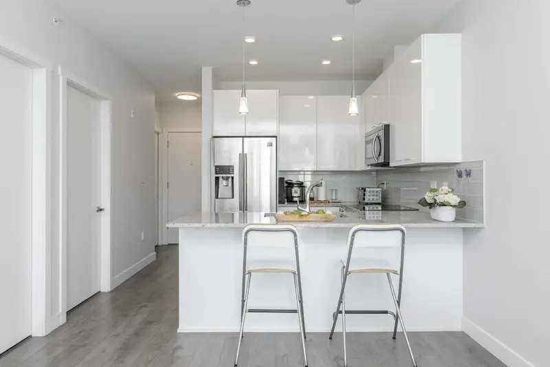 413 19940 BRYDON CRESCENT - photo 2 of 20