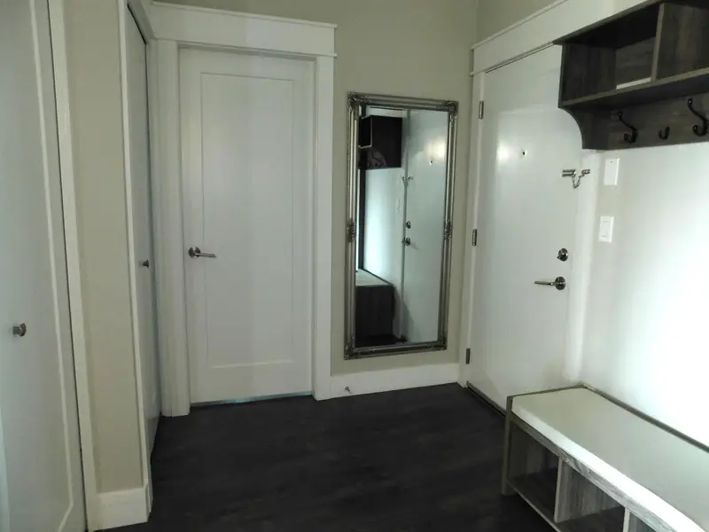 504 19228 64 AVENUE - photo 3 of 14