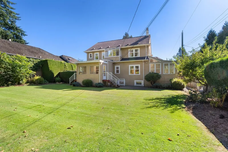 1537 W 40TH AVENUE - photo 4 of 25