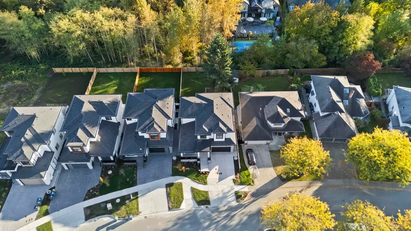 16178 78 AVENUE - photo 4 of 25