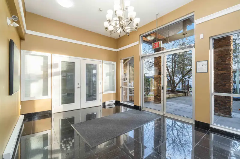 209 1969 WESTMINSTER AVENUE - photo 3 of 25