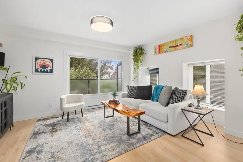 203 1943 E 1ST AVENUE - photo 2 of 25