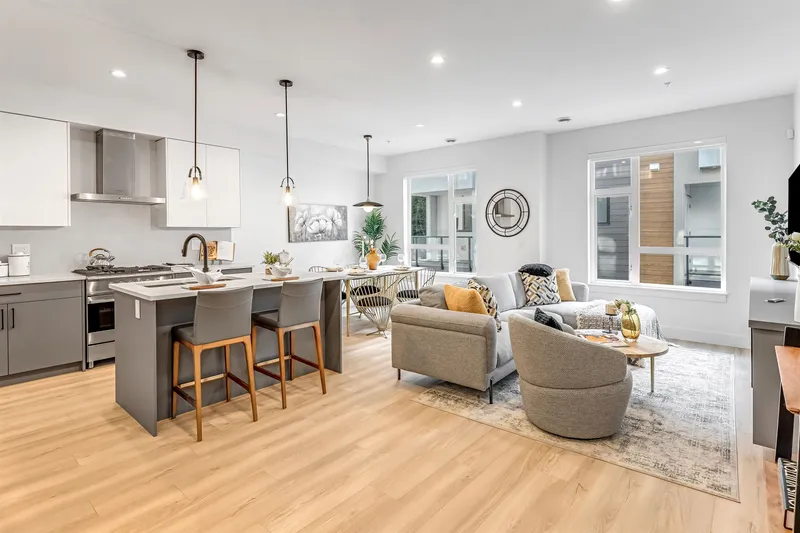 9 7946 204 STREET - photo 4 of 25