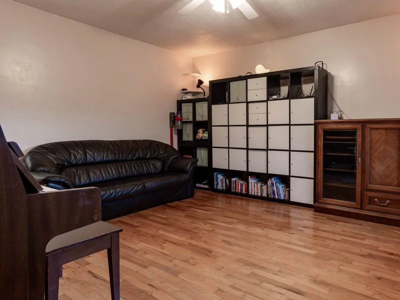 4458 SKEENA STREET - photo 4 of 21