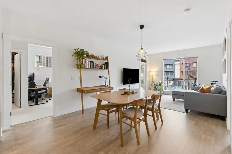 211 625 E 3RD STREET - photo 4 of 25