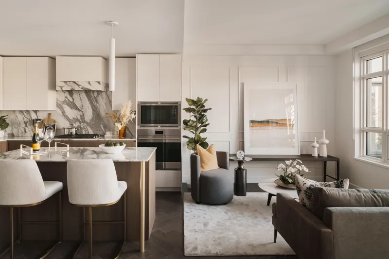 101 3668 W 10TH AVENUE - photo 4 of 25