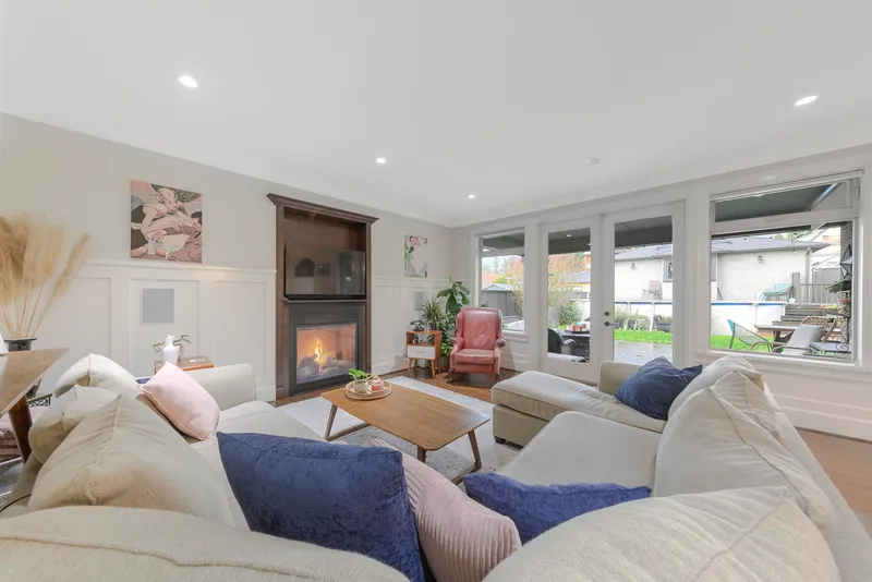 518 E 16TH STREET - photo 4 of 25