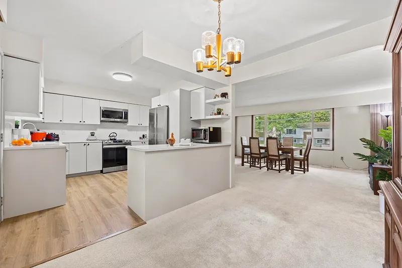 2580 PATRICIA AVENUE - photo 2 of 25