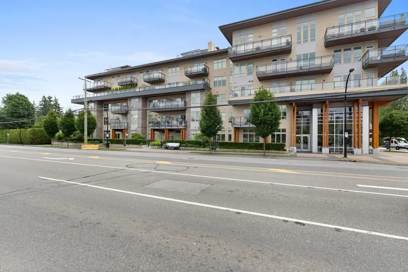 205 14022 NORTH BLUFF ROAD - photo 3 of 25