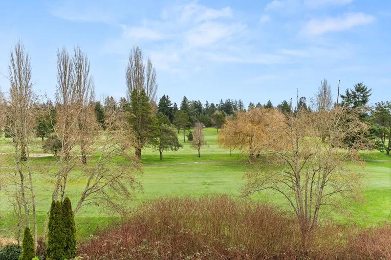 203 1330 HUNTER ROAD - photo 2 of 23