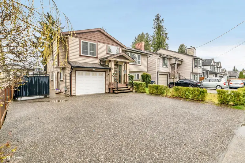 6662 130 STREET - photo 2 of 25