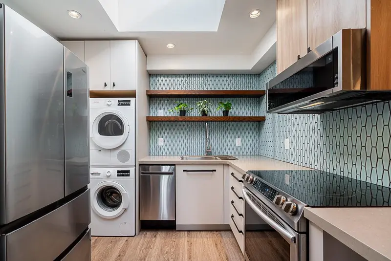 204 555 NORTH ROAD - photo 1 of 25