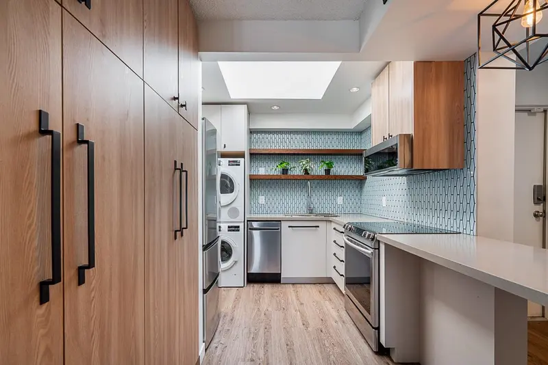 204 555 NORTH ROAD - photo 2 of 25