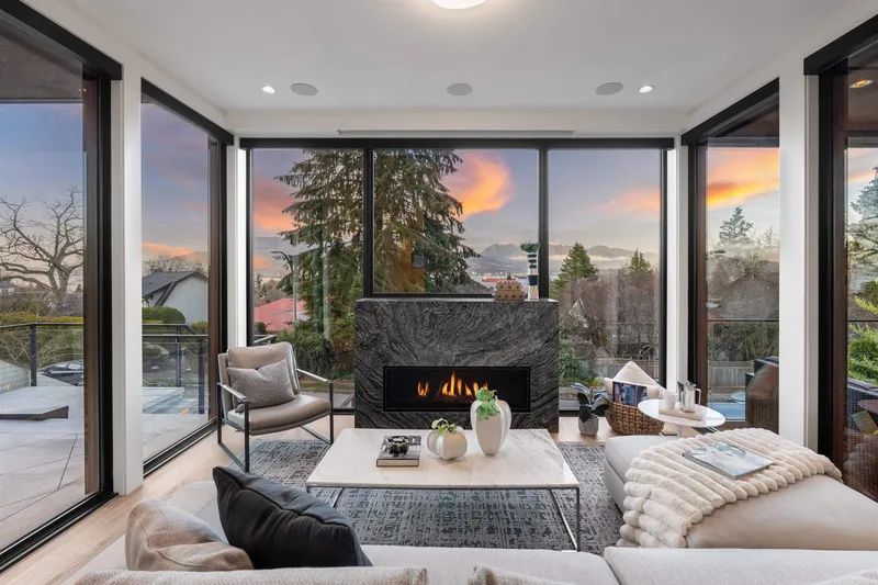 4346 LOCARNO CRESCENT - photo 3 of 25