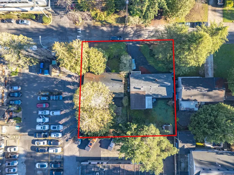 1557 128A STREET - photo 3 of 17